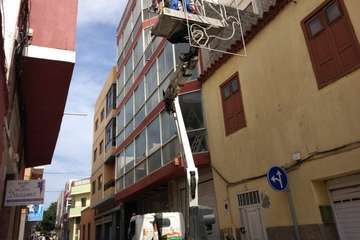 Telde comienza la instalación de las luces navideñas en sus calles/TA y Francisco Javier Santana.